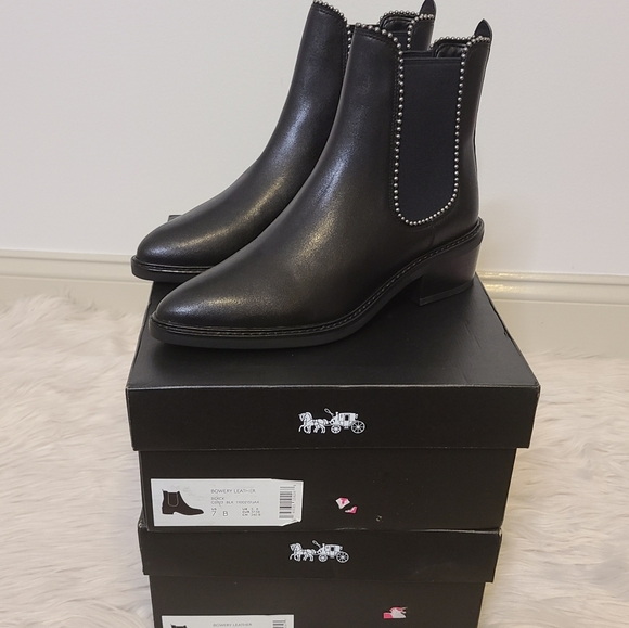 Coach Chelsea Booties Black 7, 9 NIB - Picture 5 of 8